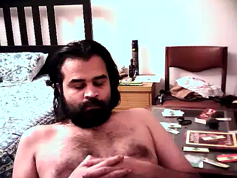 aksxi1 online show from 11/05/25, 12:21