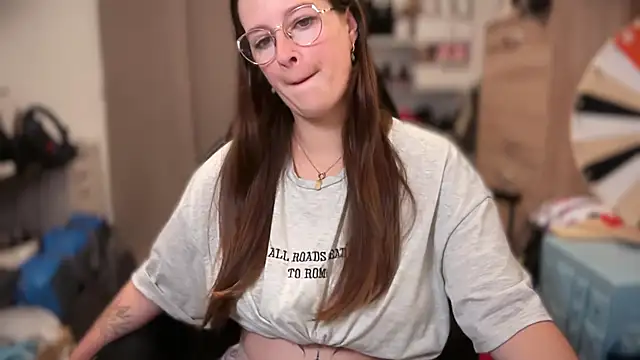 Snapshot of Amai_Live chatting on 10/04/25, 06:33 Amai Live online show from 10/04/25, 06:33