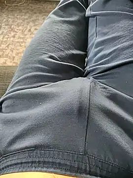 kiam471 online show from 10/31/25, 02:07