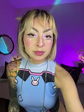 Cinamoonn online show from 01/18/26, 07:06