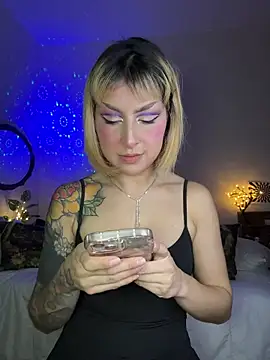 Cinamoonn online show from 03/18/26, 06:55