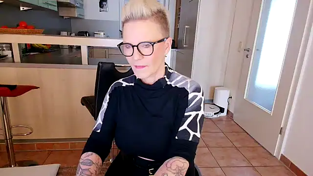 German Milf online show from 01/16/25, 01:36