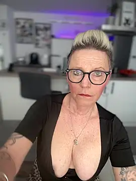 German Milf online show from 02/24/25, 02:04