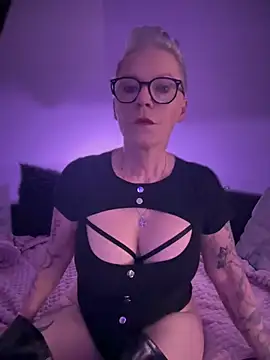 German Milf online show from 02/27/25, 06:31