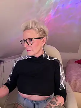 German Milf online show from 04/14/26, 12:33