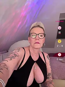 German Milf online show from 04/27/26, 12:47
