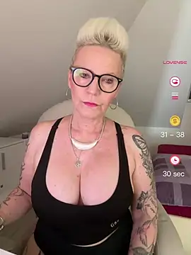 Snapshot of German_Milf chatting on 06/07/26, 12:42 German Milf online show from 06/07/26, 12:42