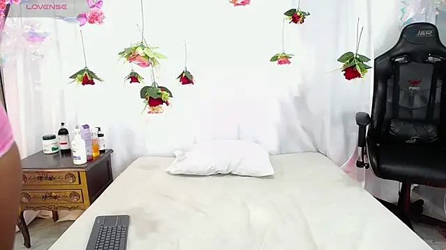 Snapshot of BLACK_ROSSE_1 chatting on 02/28/25, 12:42 BLACK ROSSE 1 online show from 02/28/25, 12:42