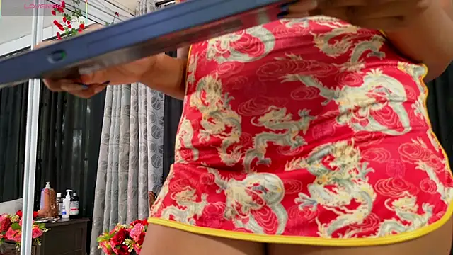 Snapshot of BLACK_ROSSE_1 chatting on 11/12/25, 12:49 BLACK ROSSE 1 online show from 11/12/25, 12:49