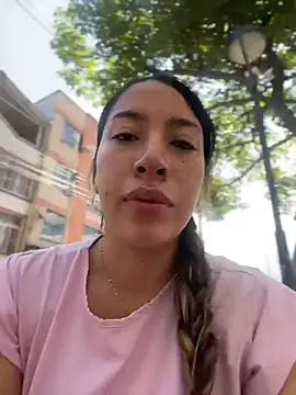 daniela henao online show from 05/22/26, 03:06