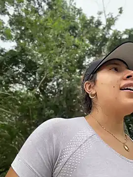 daniela henao online show from 07/26/26, 06:04