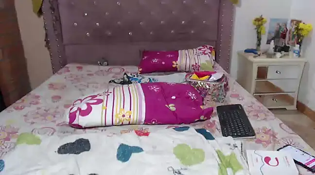 isabelle adj online show from 02/14/25, 08:10