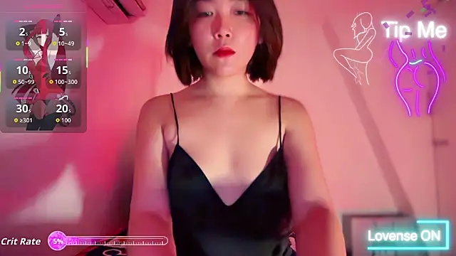 TR4NSCUTI3 online show from 05/19/26, 06:58