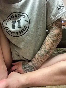 mommyslittlefemboy online show from 11/05/25, 12:10