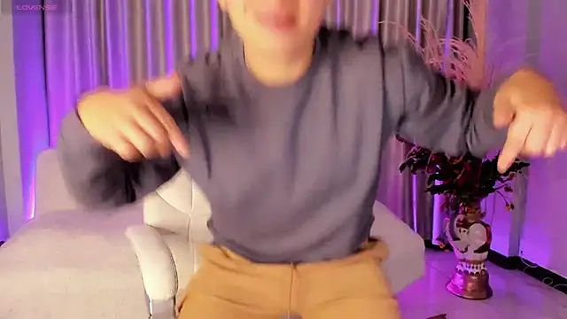 Snapshot of Tim_wolf chatting on 03/22/25, 07:15 Tim wolf online show from 03/22/25, 07:15