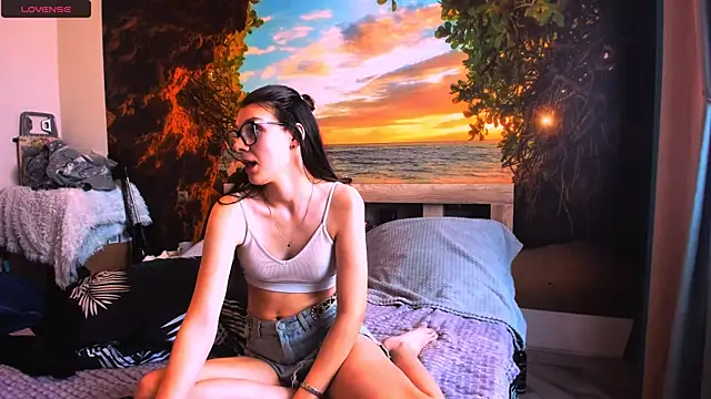 Snapshot of MollyLollipop chatting on 02/05/25, 09:36 MollyLollipop online show from 02/05/25, 09:36