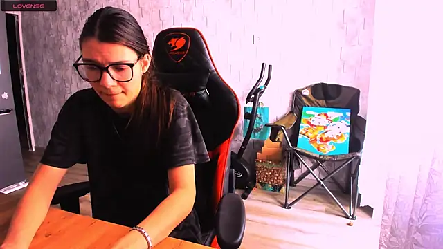 Snapshot of MollyLollipop chatting on 03/10/25, 05:43 MollyLollipop online show from 03/10/25, 05:43