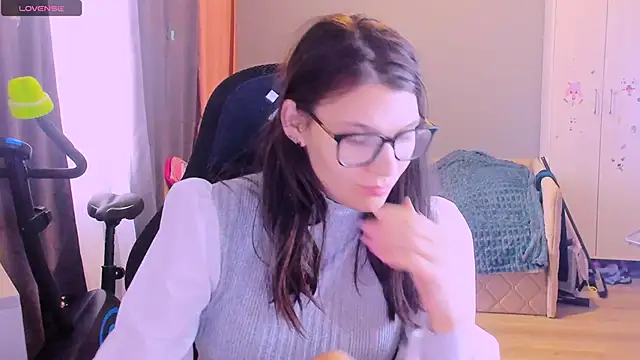 MollyLollipop online show from 04/06/26, 02:53