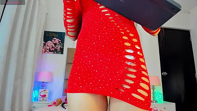 Snapshot of MiaJacksonn chatting on 03/06/25, 11:03 MiaJacksonn online show from 03/06/25, 11:03