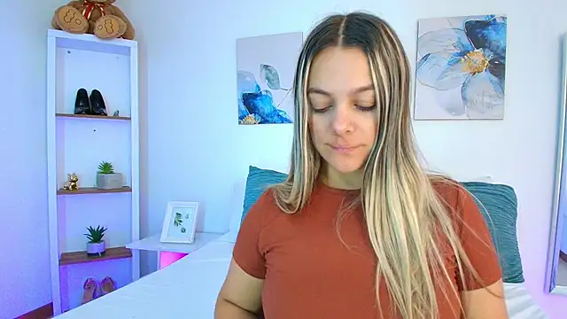 Isabella Harley online show from 04/14/26, 01:17