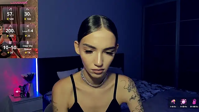 Snapshot of SophieCatty chatting on 09/19/25, 01:23 SophieCatty online show from 09/19/25, 01:23