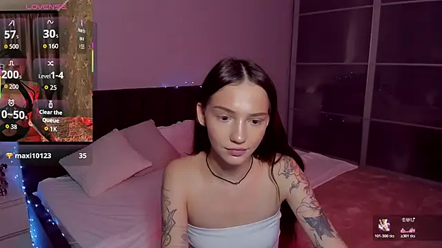 SophieCatty online show from 06/12/26, 10:58