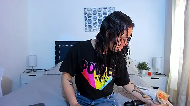 ZulyMichels online show from 11/18/25, 12:42