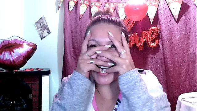 Snapshot of yayita_mature chatting on 02/10/25, 12:52 yayita mature online show from 02/10/25, 12:52