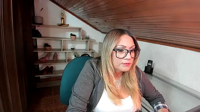yayita mature online show from 04/27/26, 06:06