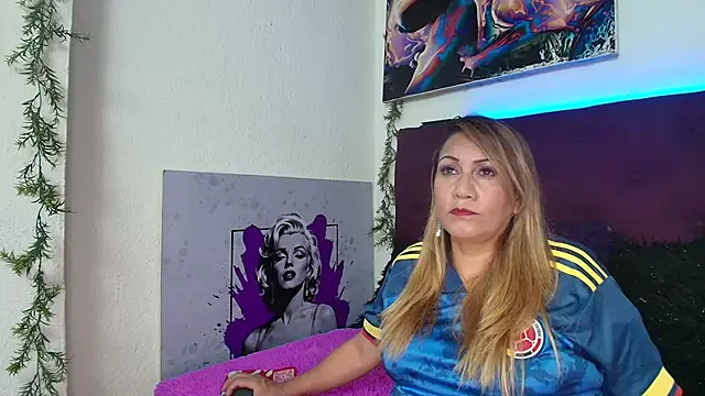 Snapshot of yayita_mature chatting on 07/11/26, 04:43 yayita mature online show from 07/11/26, 04:43