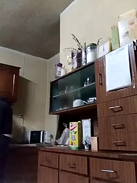 White rabbit  online show from 12/10/24, 11:19