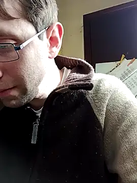 White rabbit  online show from 02/06/25, 02:58