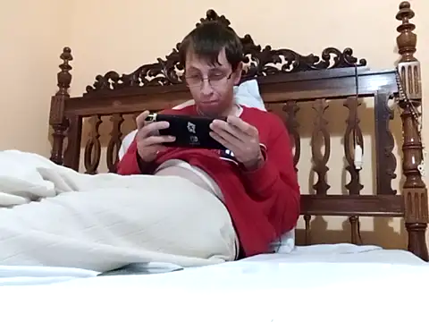 White rabbit  online show from 03/08/25, 11:39