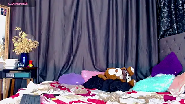 nickyminach  online show from 03/16/25, 06:53