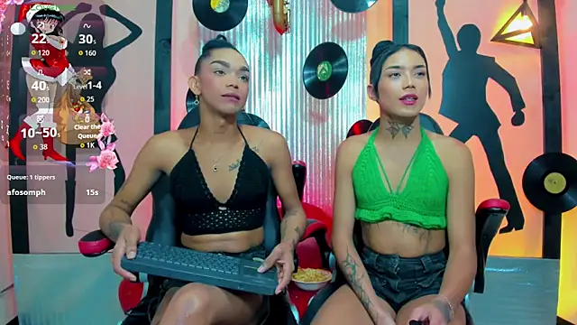 nickyminach  online show from 12/16/25, 07:19