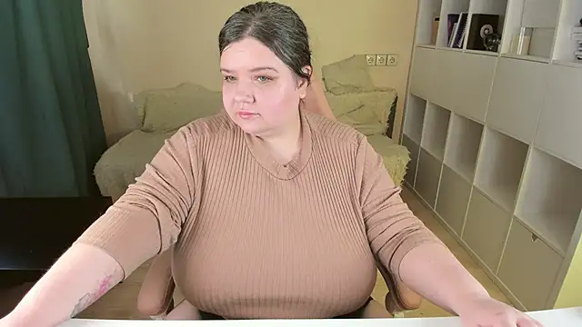 Snapshot of PlumPie chatting on 10/11/25, 09:41 PlumPie online show from 10/11/25, 09:41