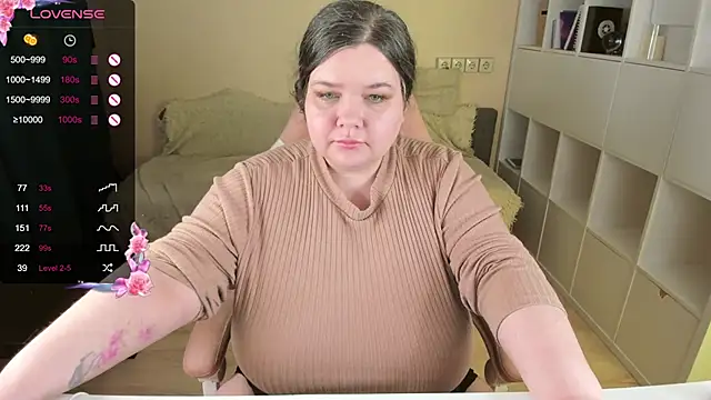 Snapshot of PlumPie chatting on 11/10/25, 12:20 PlumPie online show from 11/10/25, 12:20