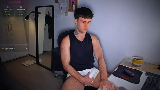 Snapshot of HonestAndrew chatting on 02/12/26, 08:09 HonestAndrew online show from 02/12/26, 08:09