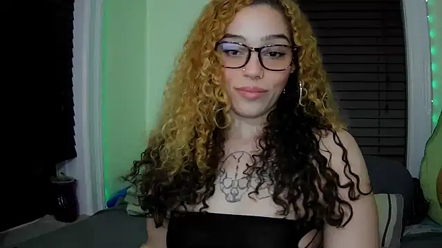 sapphirestorm8 online show from 12/14/25, 02:28