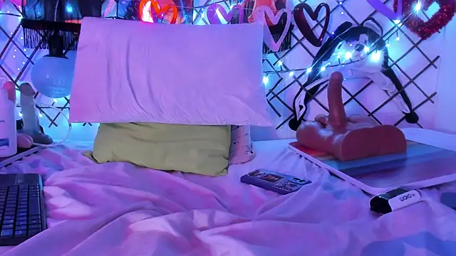 Snapshot of Alice_jacobs1 chatting on 03/13/25, 07:42 Alice jacobs1 online show from 03/13/25, 07:42