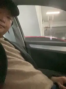 Snapshot of S00 chatting on 12/12/24, 05:10 S00 online show from 12/12/24, 05:10