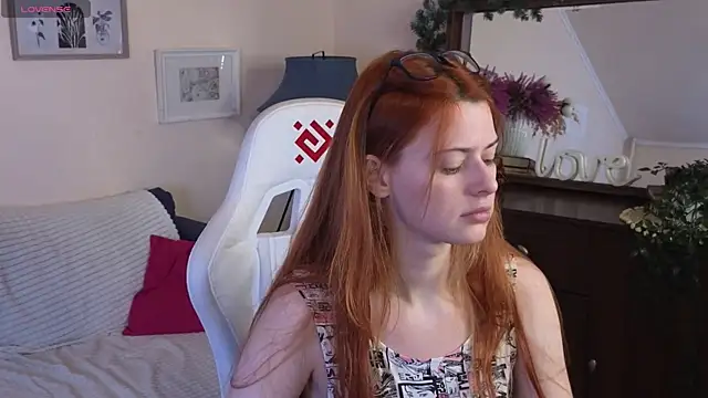 Snapshot of doll_lesli chatting on 01/14/25, 02:43 doll lesli online show from 01/14/25, 02:43