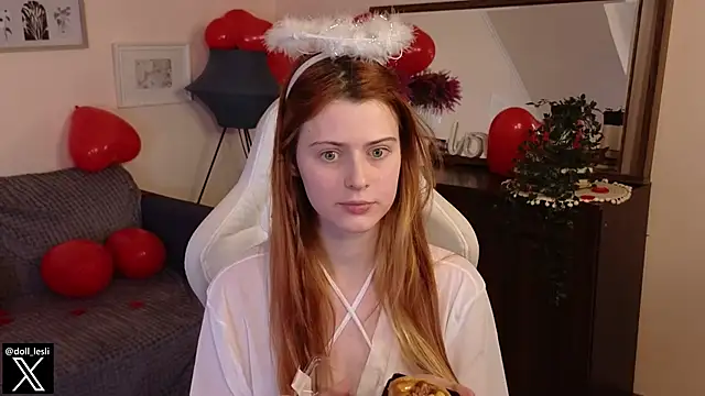 Snapshot of doll_lesli chatting on 02/15/25, 06:01 doll lesli online show from 02/15/25, 06:01