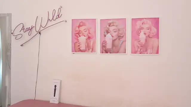 Adele LatinLady online show from 04/11/26, 08:35