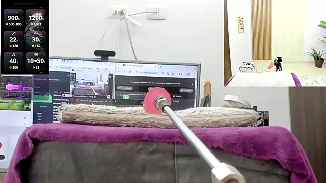 Paulina Davis  online show from 07/03/26, 12:50