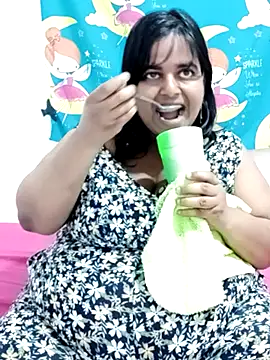 Snapshot of SusanaEshwar chatting on 02/24/26, 12:08 SusanaEshwar online show from 02/24/26, 12:08