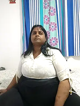 Snapshot of SusanaEshwar chatting on 07/17/26, 06:35 SusanaEshwar online show from 07/17/26, 06:35