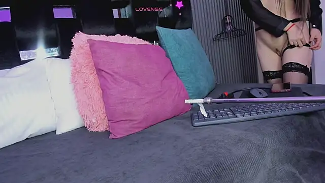 levana1 online show from 11/21/25, 09:24