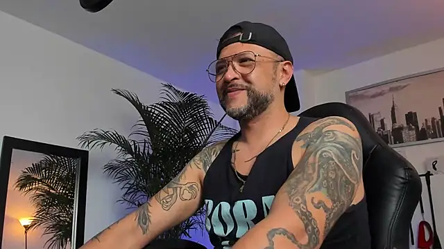 MrFrank tattoo online show from 01/29/25, 04:08