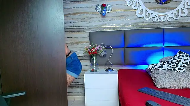 Snapshot of oliver__brown chatting on 03/13/25, 08:22 oliver brown online show from 03/13/25, 08:22